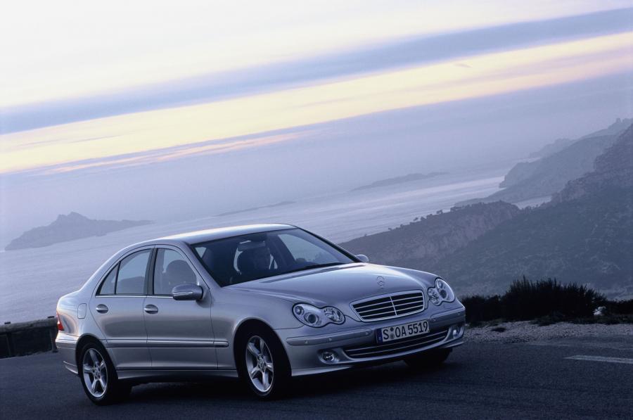  Mercedes-Benz C-Class 2004 года  (фото 35 из 88)